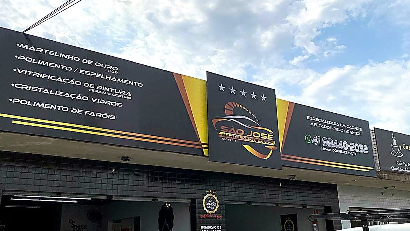Fachada em ACM produzida e instalada pela equipe da CRTCOM